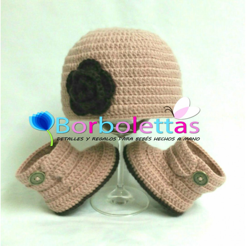 Conjunto Merino de Gorro con Flor Rosa Empolvado